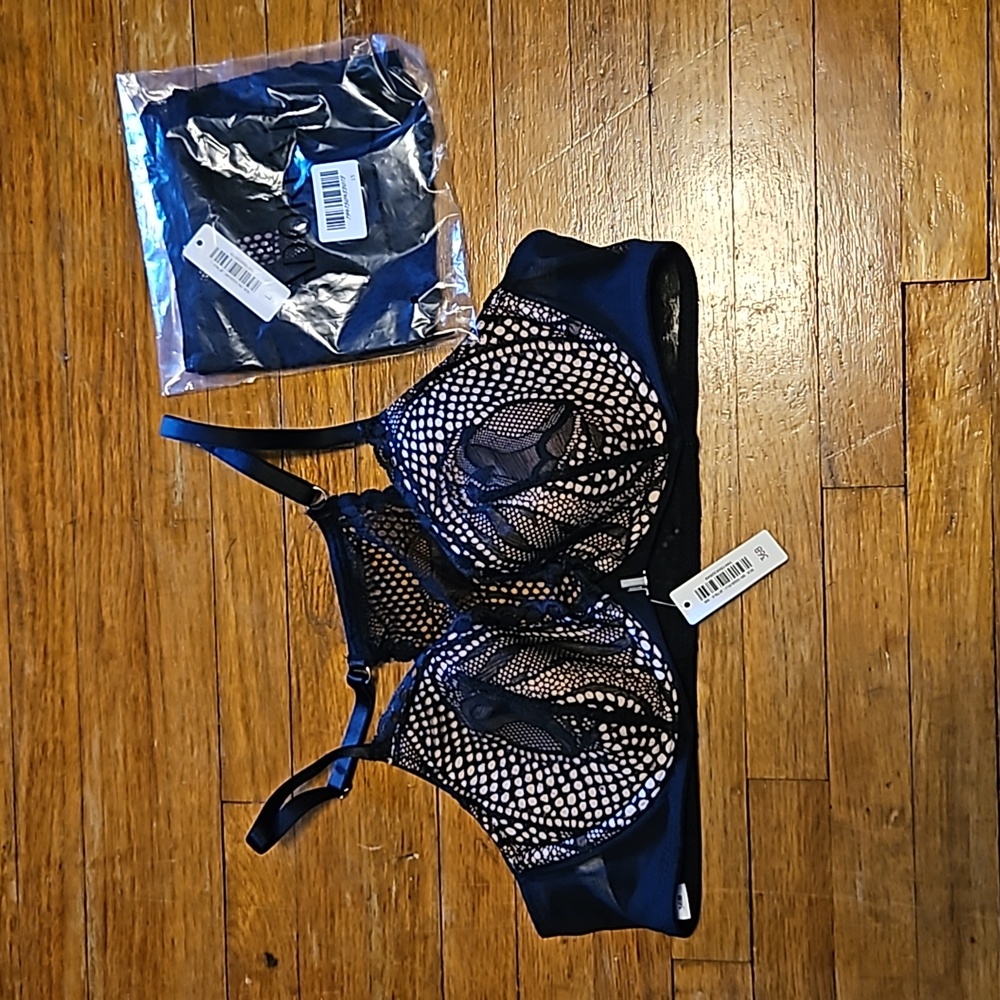 New never worn bra and underwear set from Adore Me